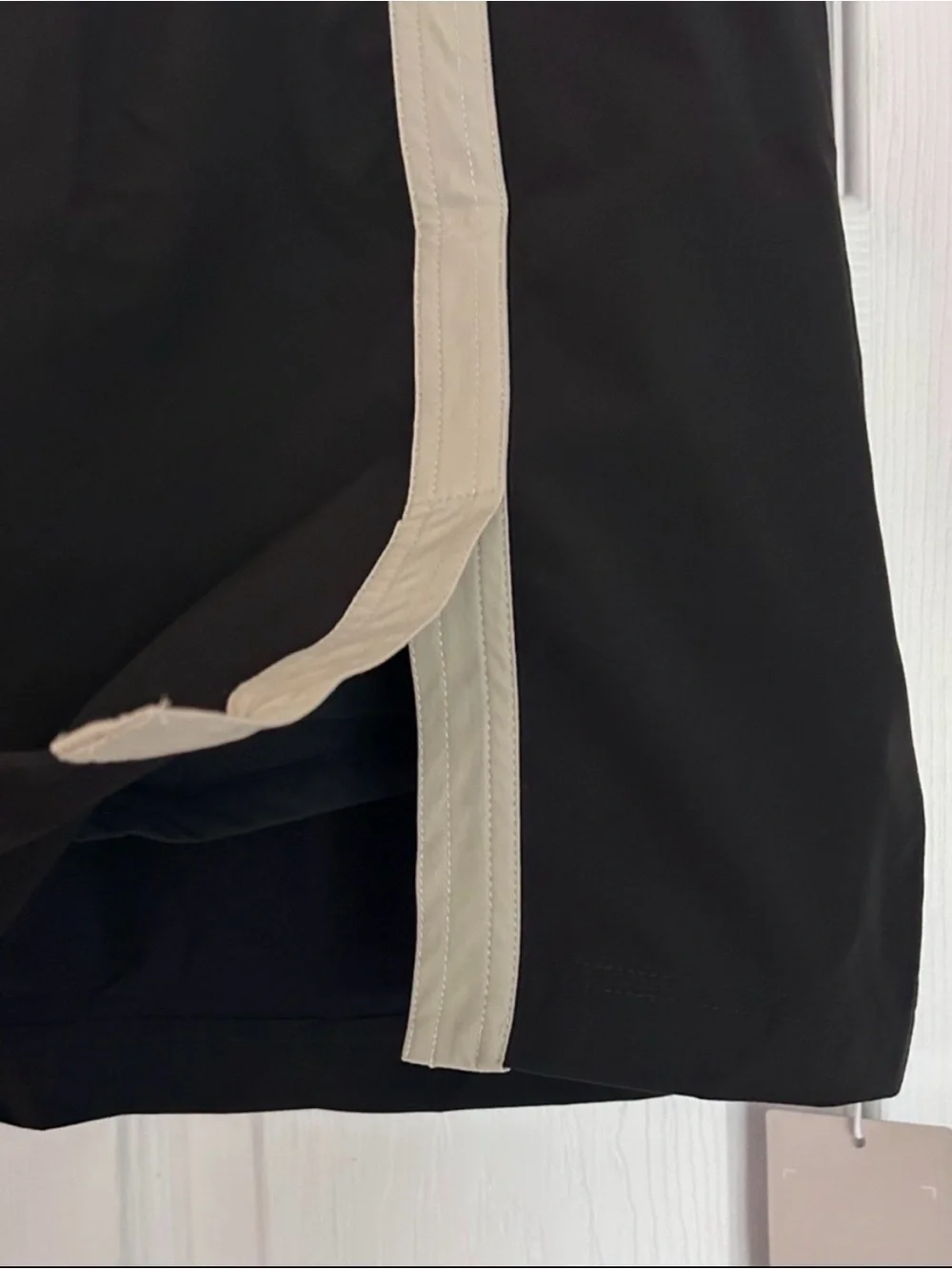 Halara SoftlyZero Quick Dry High Rise Tummy Control Mini Skirt Small Black NEW